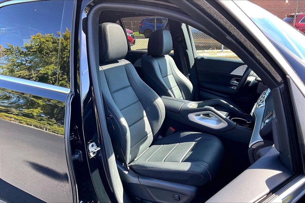 Used 2026 Mercedes-Benz GLE 350 4MATIC w/ Driver Assistance Package image 7