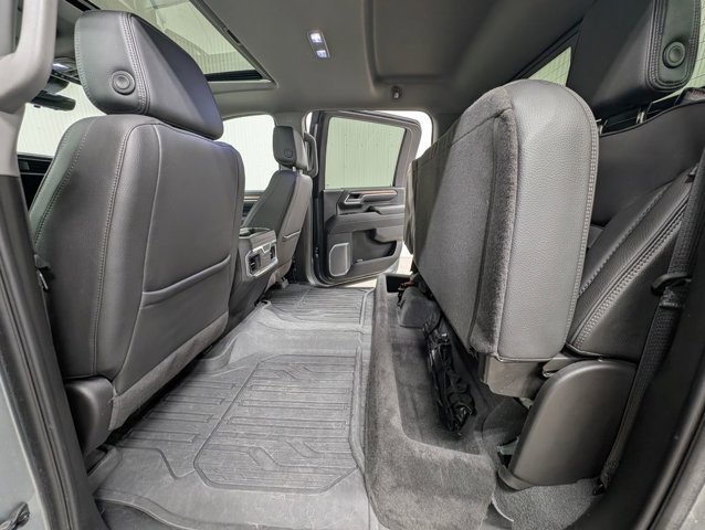 Used 2024 GMC Sierra 3500 Denali w/ Denali Reserve Package AWD/4WD image 16