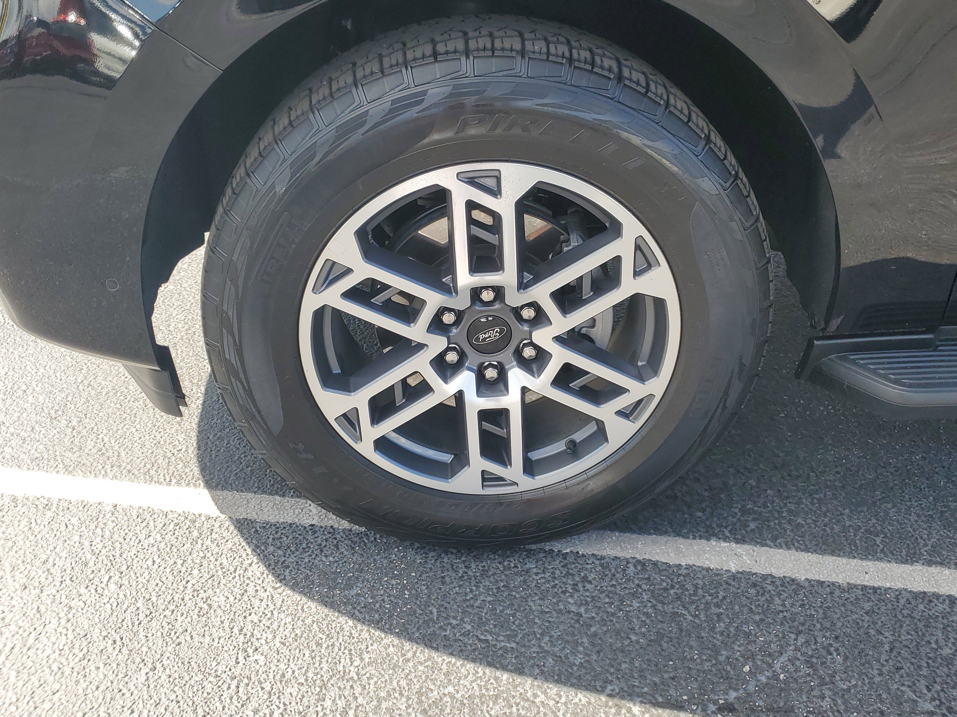 Certified 2025 Ford Expedition Active image 8