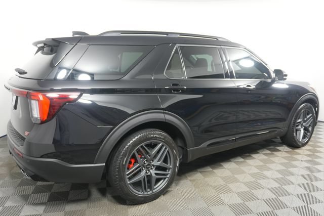 Certified 2025 Ford Explorer ST AWD/4WD image 3
