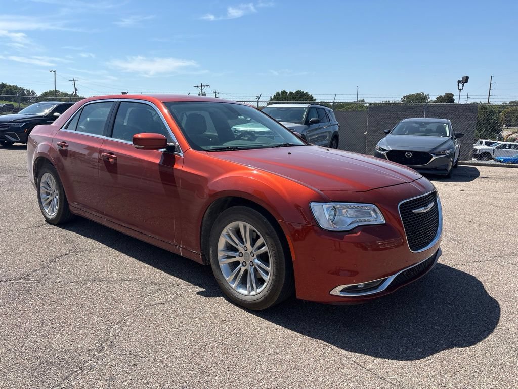 Used 2020 Chrysler 300 Touring L w/ 300 Premium Group RWD image 1