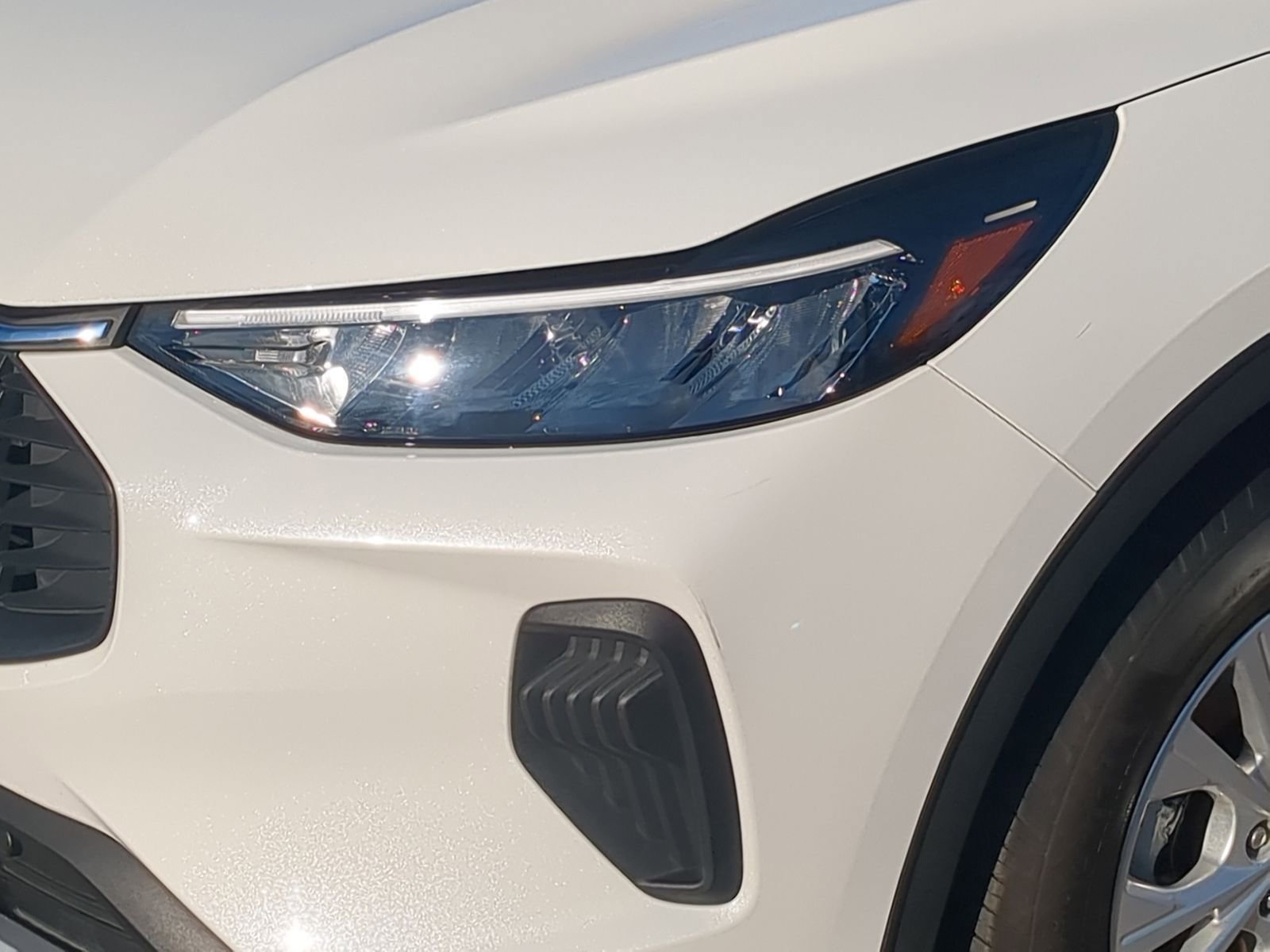 Certified 2023 Ford Escape Active AWD/4WD image 14