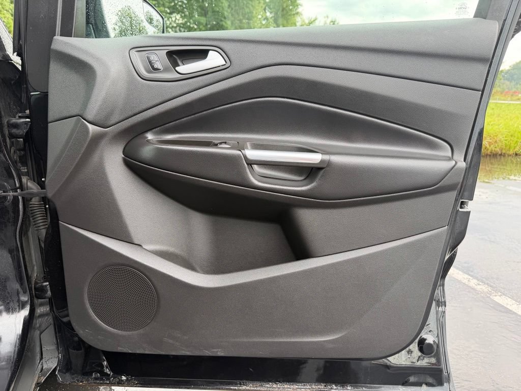 Certified 2019 Ford Escape SE FWD image 22