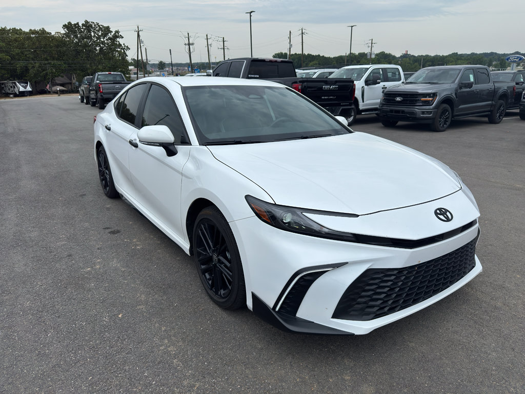 Used 2025 Toyota Camry SE w/ Multimedia Upgrade Package FWD image 3