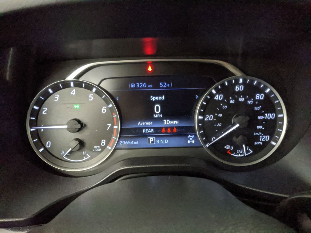 Used 2024 Nissan Titan SV image 12