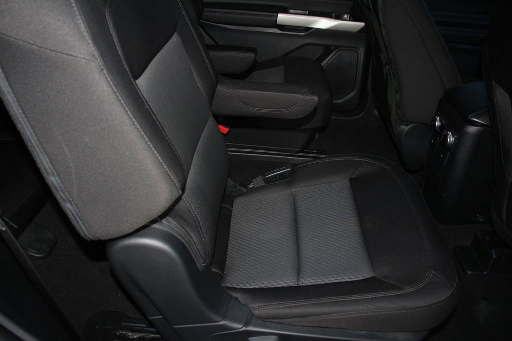 Certified 2022 Ford Explorer XLT RWD image 25