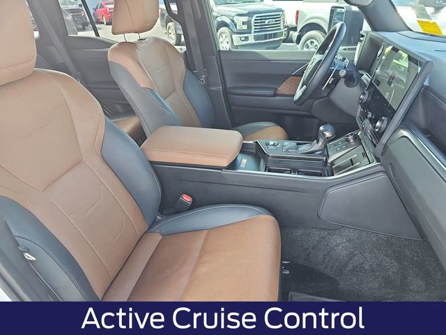 Used 2025 Lexus GX 550 w/ Accessory Package (2T) AWD/4WD image 12