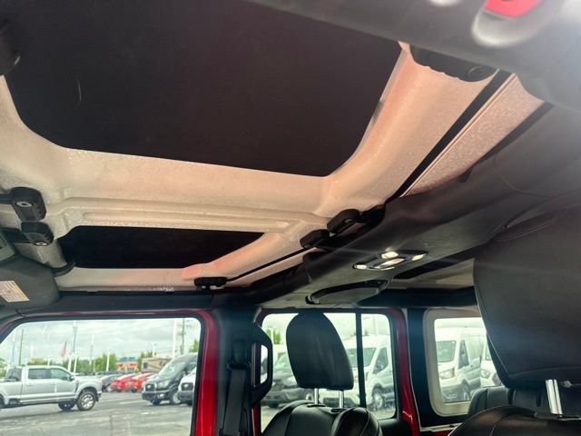 Used 2021 Jeep Wrangler Unlimited Sahara AWD/4WD image 18