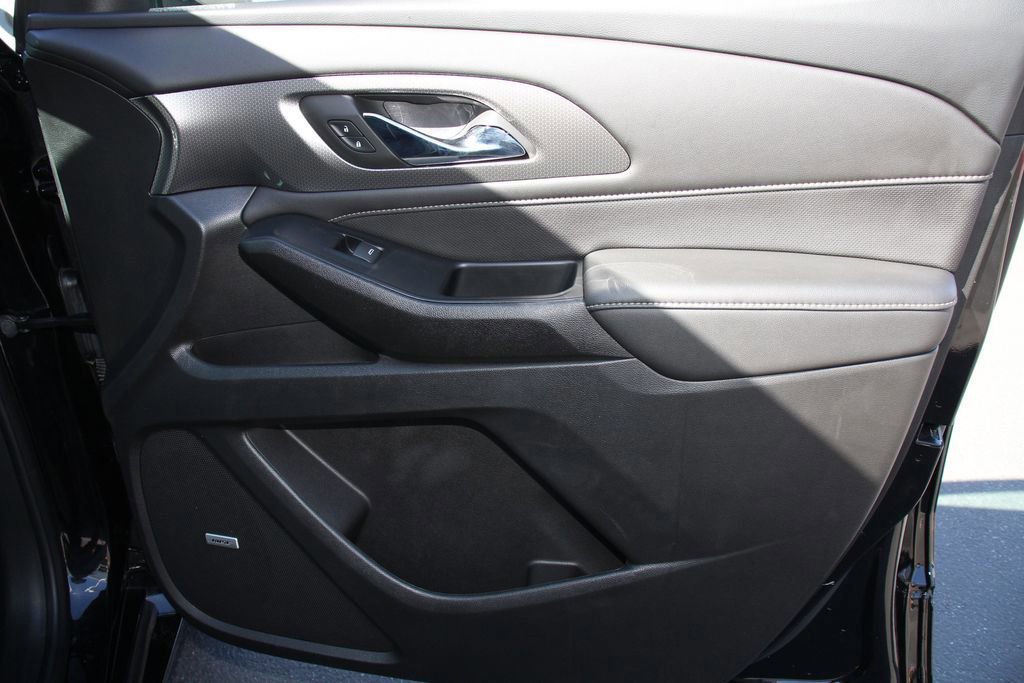 Used 2023 Chevrolet Traverse Premier w/ Redline Edition image 28