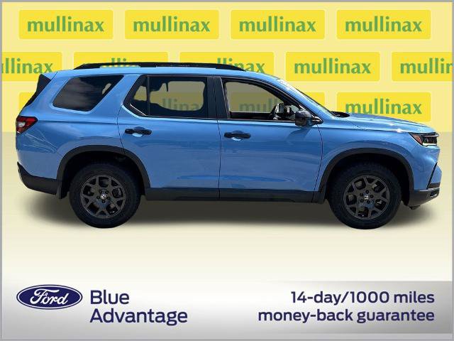 Used 2023 Honda Pilot TrailSport image 2