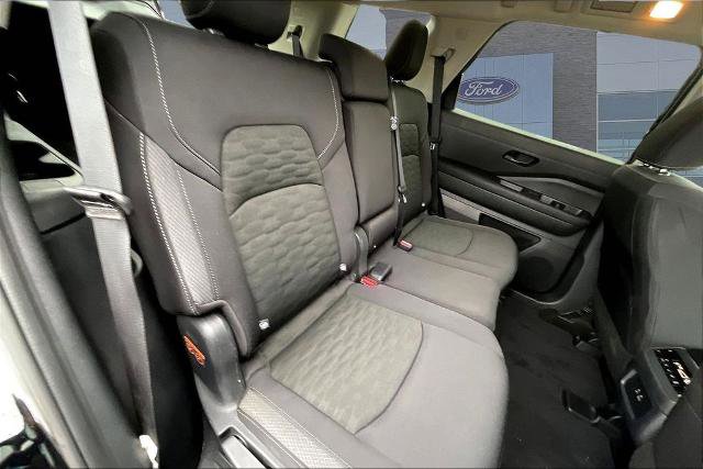 Used 2025 Nissan Pathfinder SV FWD image 24