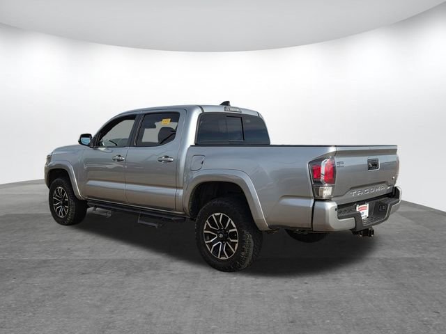 Used 2022 Toyota Tacoma TRD Sport w/ Technology Package image 2