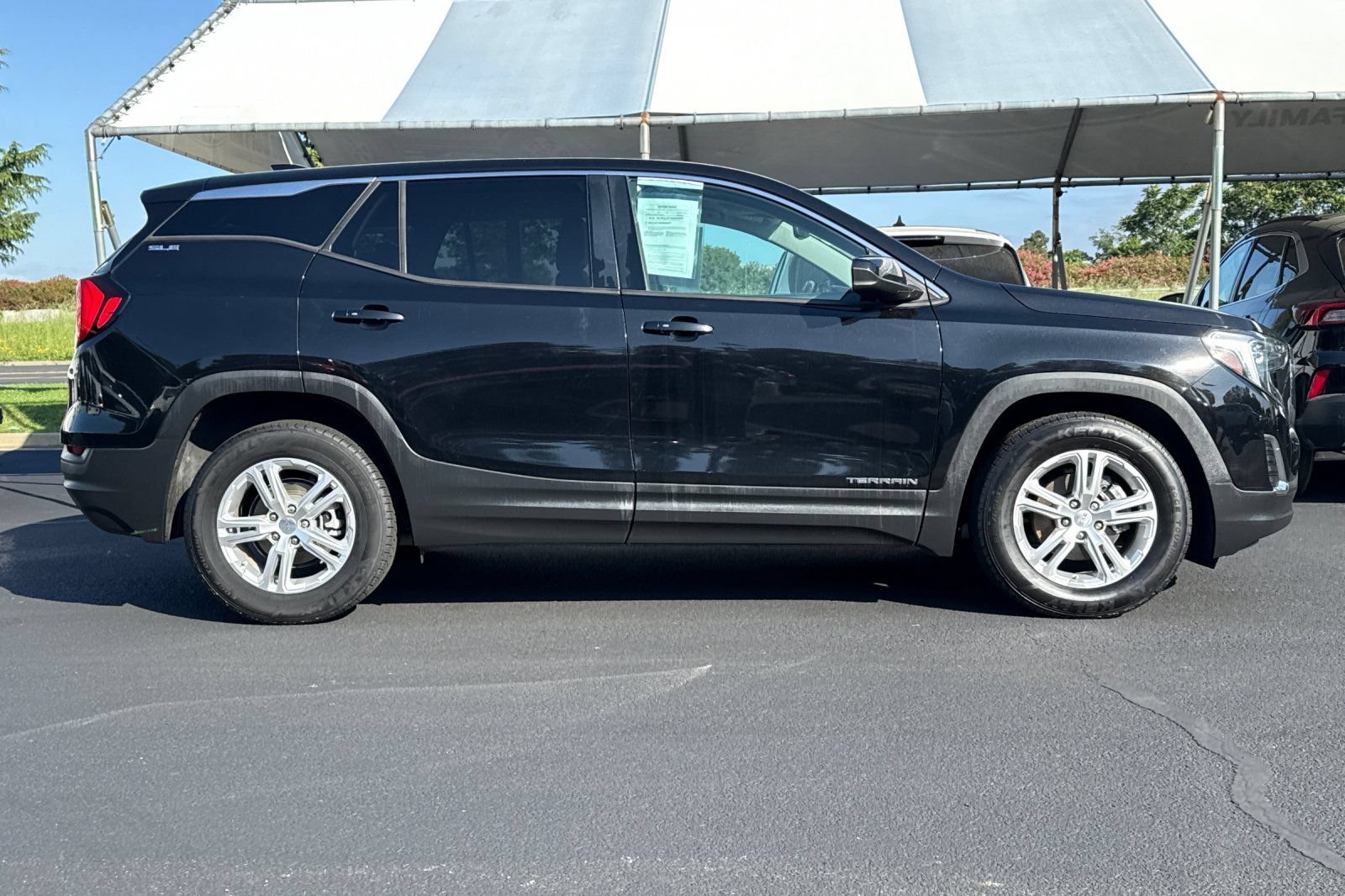 Used 2018 GMC Terrain SLE FWD image 3