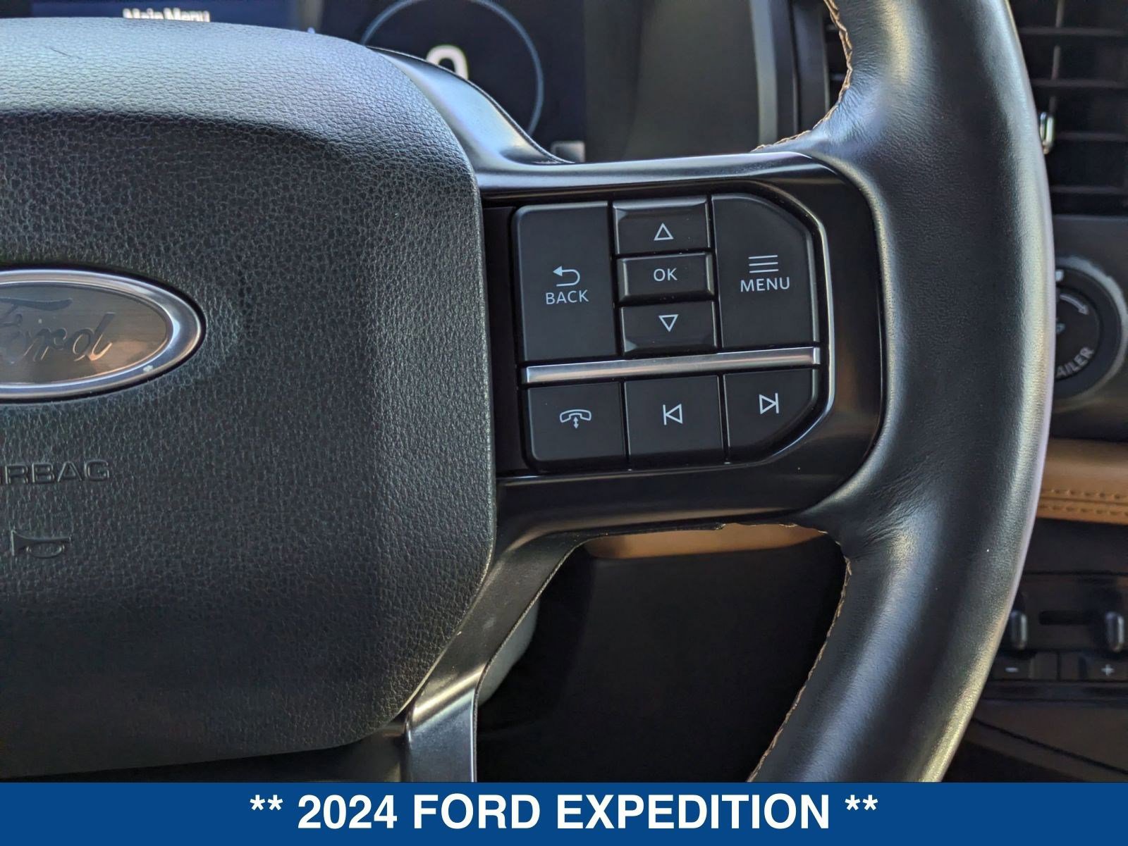 Certified 2024 Ford Expedition Platinum image 27