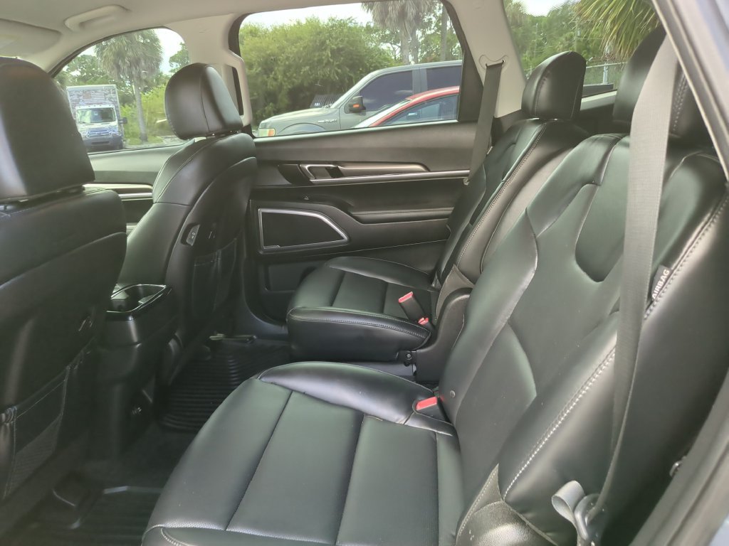 Used 2023 Kia Telluride S FWD image 23