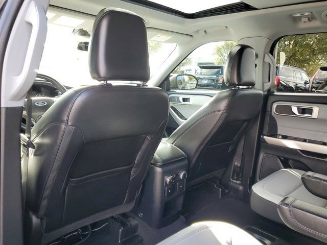 Certified 2021 Ford Explorer XLT w/ Equipment Group 202A image 11