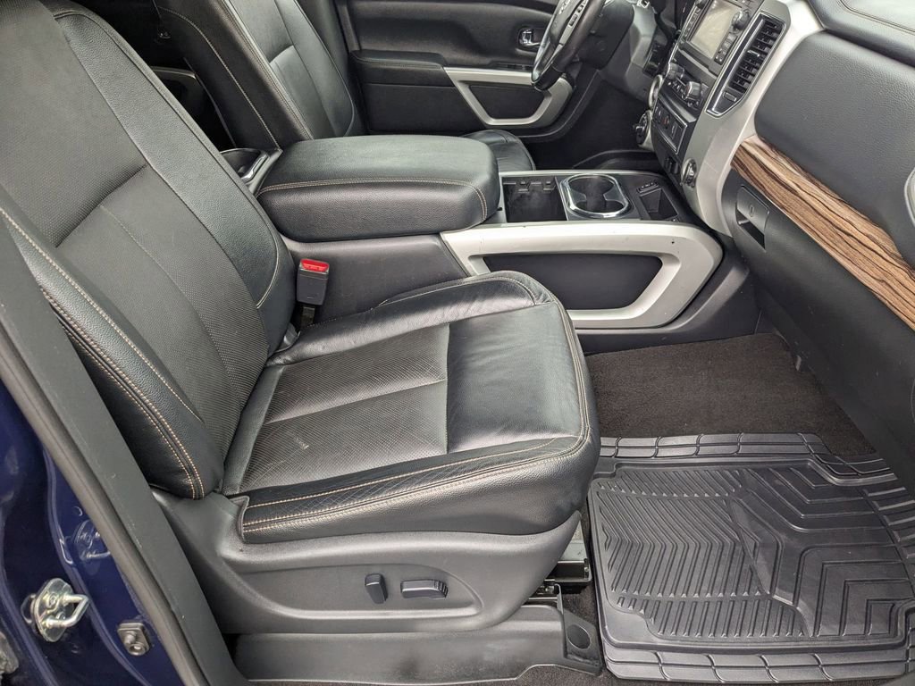 Used 2018 Nissan Titan SL w/ Chrome Package image 21
