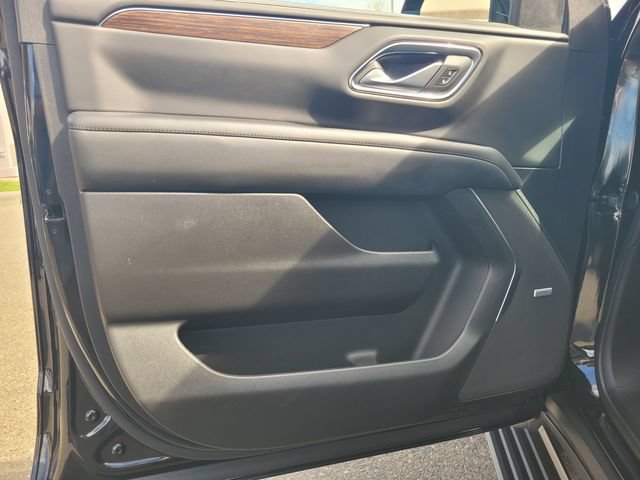 Used 2024 Chevrolet Suburban High Country w/ Max Trailering Package AWD/4WD image 16