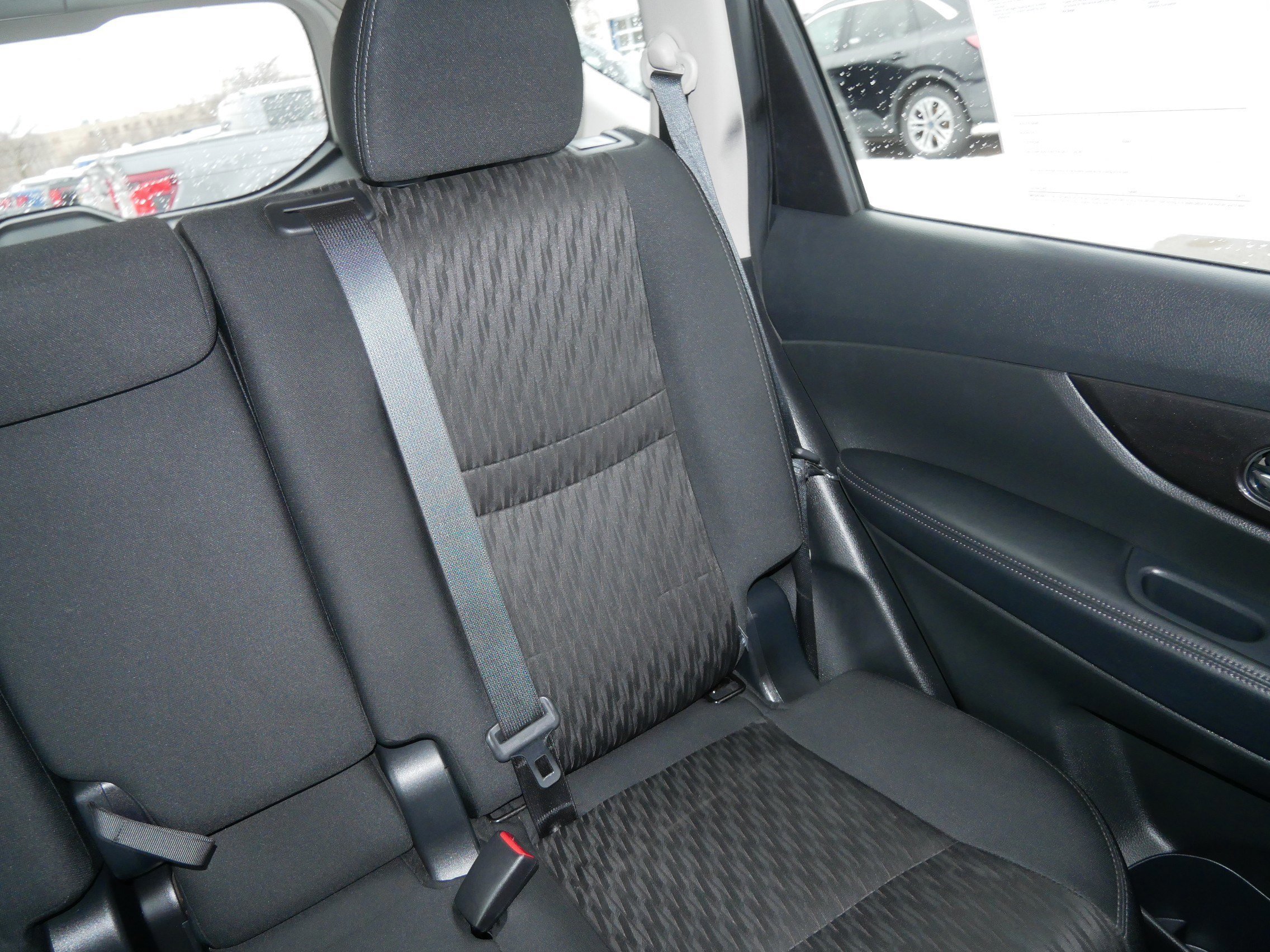 Used 2020 Nissan Rogue S image 14