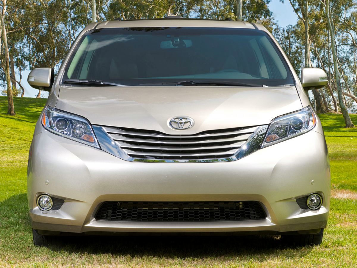 Used 2017 Toyota Sienna XLE