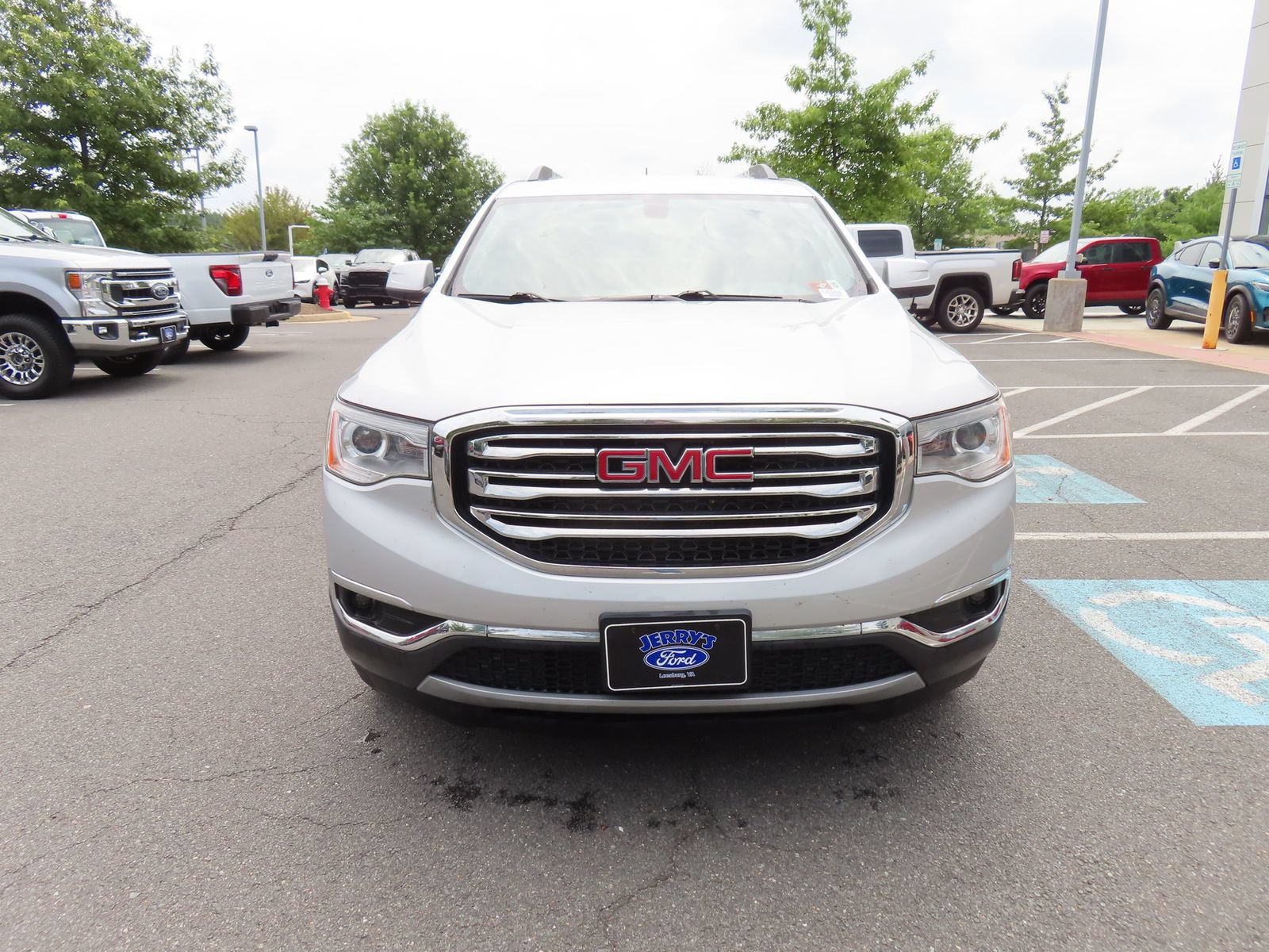 Used 2019 GMC Acadia SLT AWD/4WD image 2