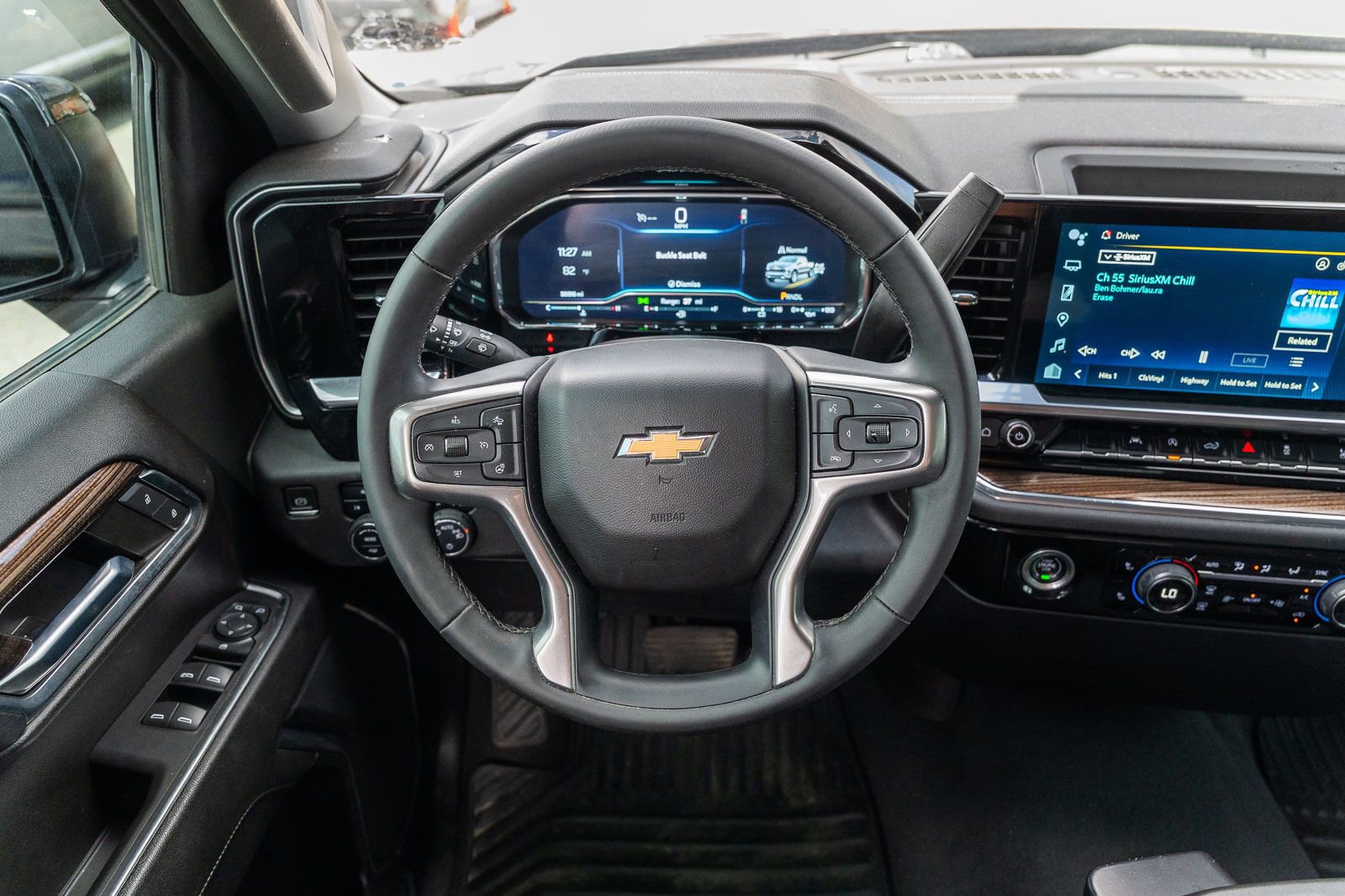 Used 2023 Chevrolet Silverado 1500 LT AWD/4WD image 25