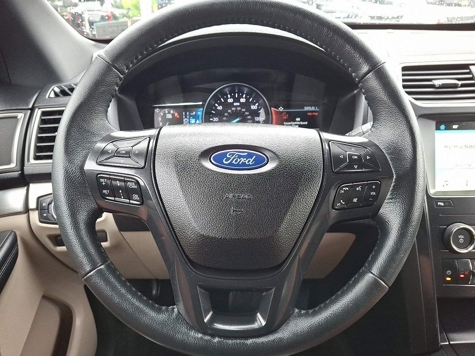 Certified 2018 Ford Explorer XLT w/ Equipment Group 202A AWD/4WD image 19