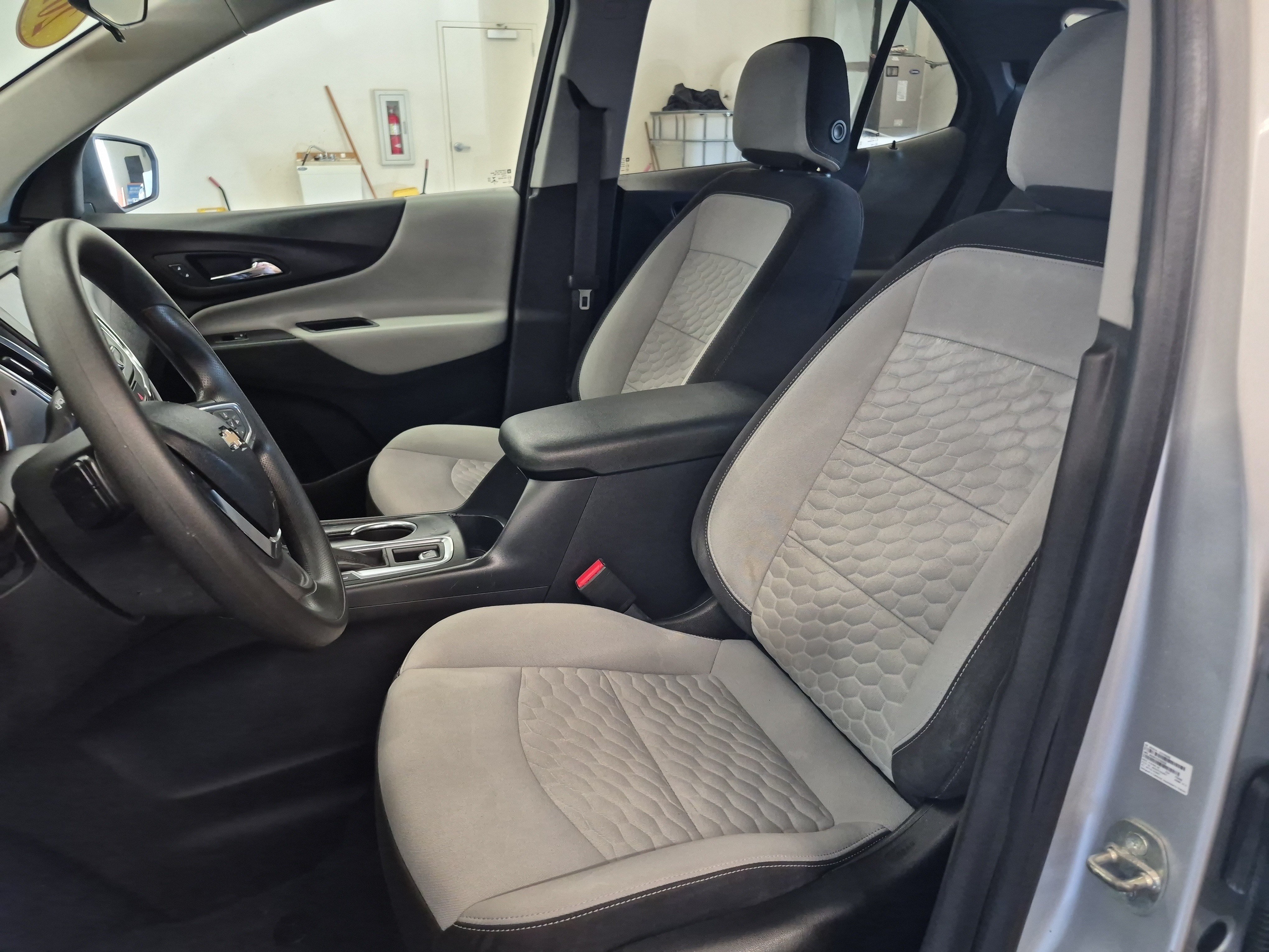 Used 2021 Chevrolet Equinox LS w/ LS Convenience Package FWD image 10