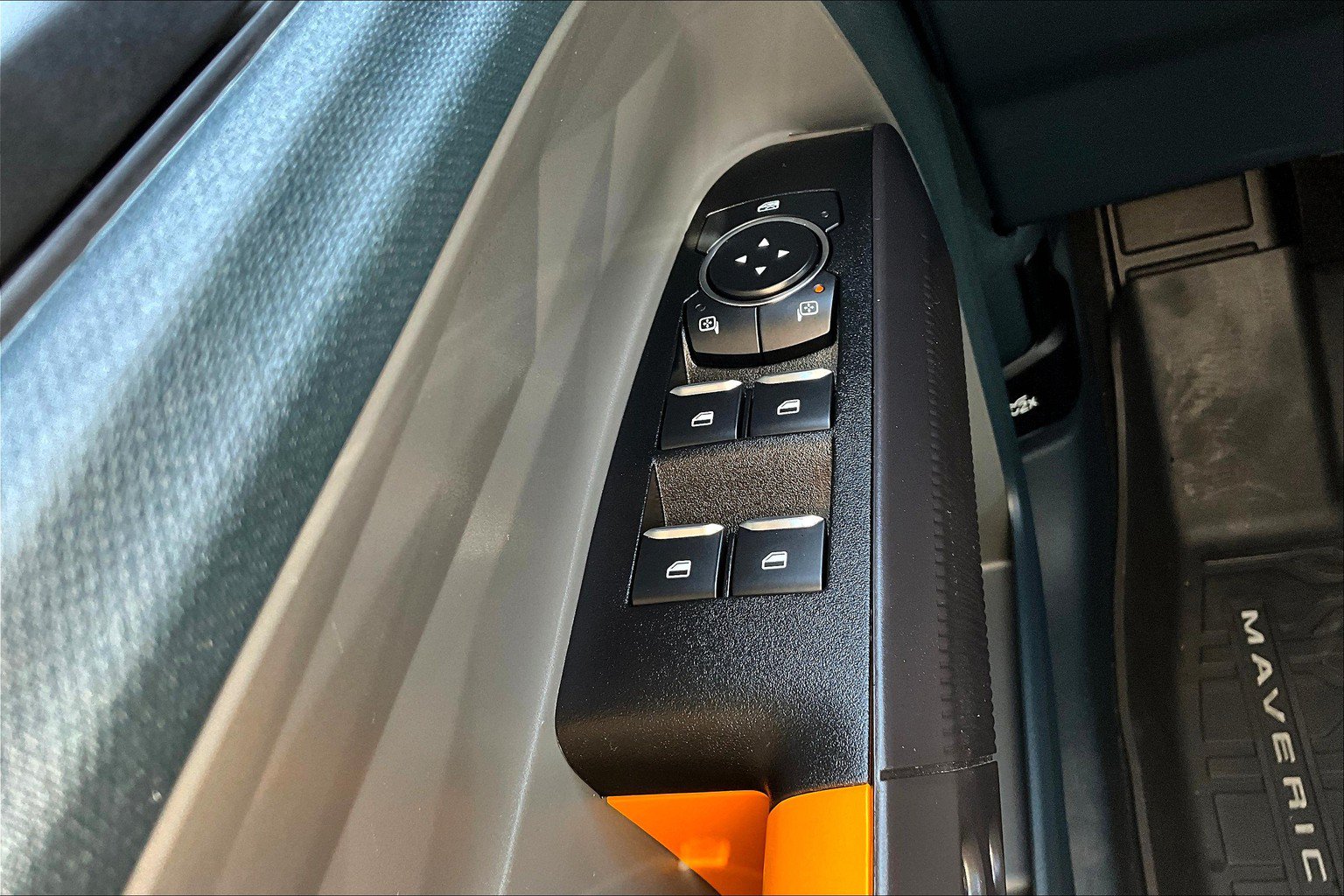 Certified 2025 Ford Maverick Tremor AWD/4WD image 34