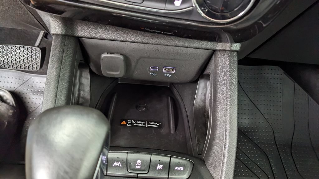 Used 2025 Chevrolet TrailBlazer LT w/ Convenience Package AWD/4WD image 26