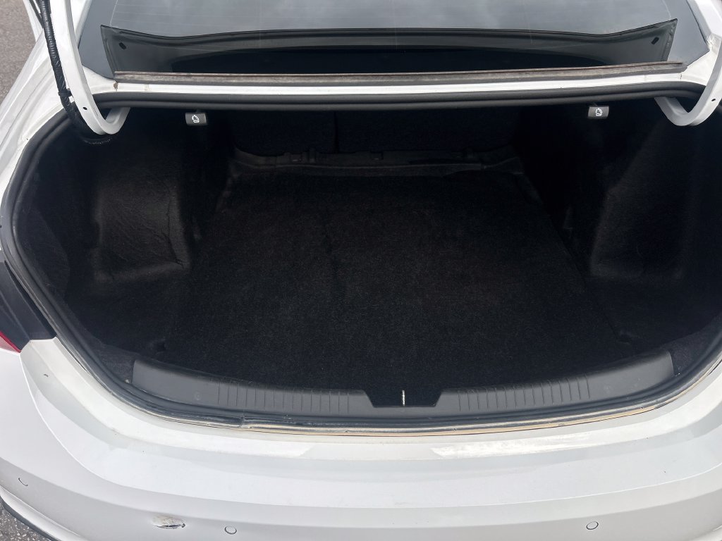 Used 2024 Chevrolet Malibu RS FWD image 27
