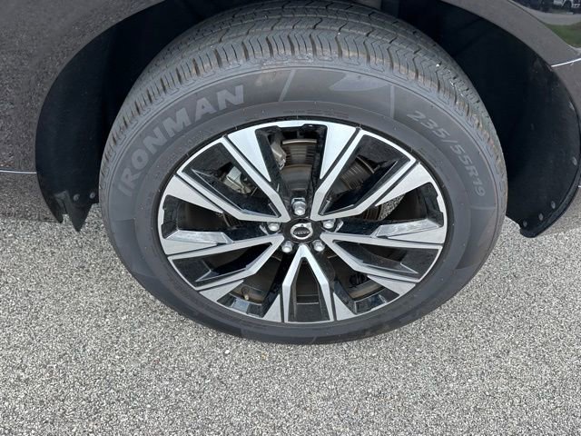 Used 2025 Volvo XC60 B5 Core AWD/4WD image 7
