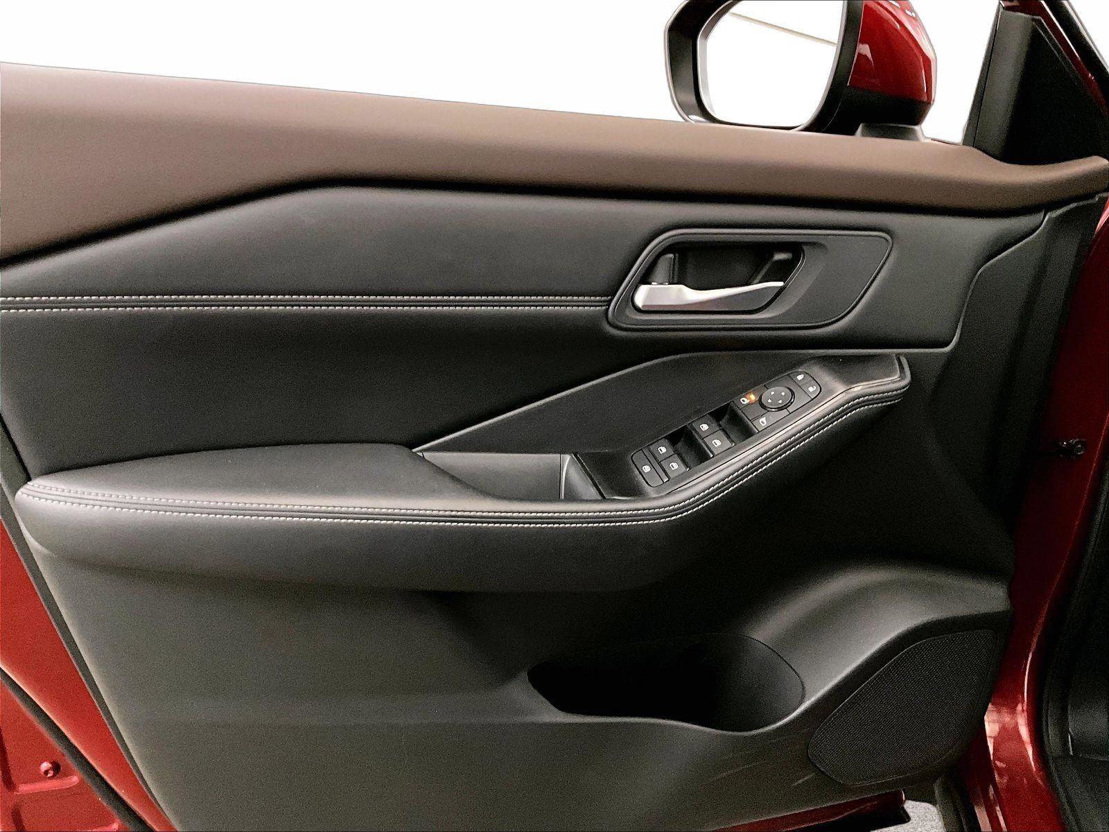 Used 2023 Nissan Rogue SV w/ SV Premium B Package image 22