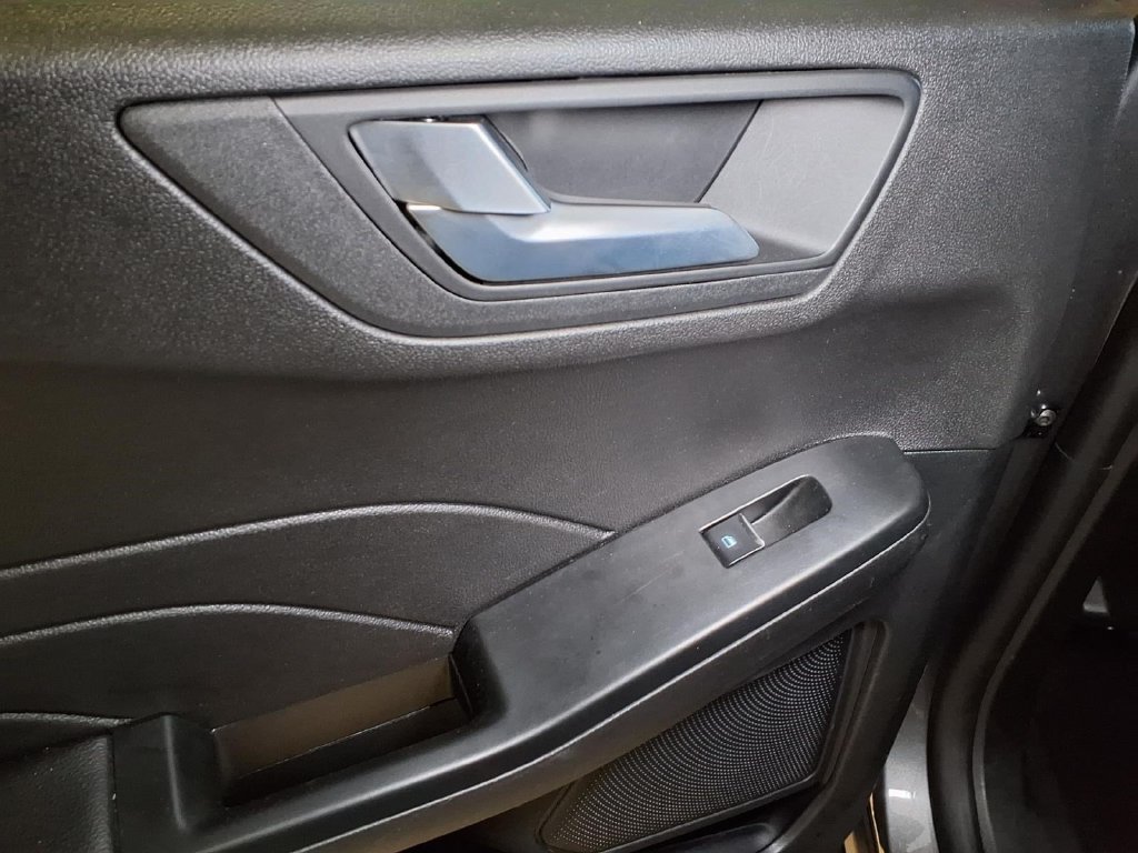 Certified 2025 Ford Escape ST-Line FWD image 22