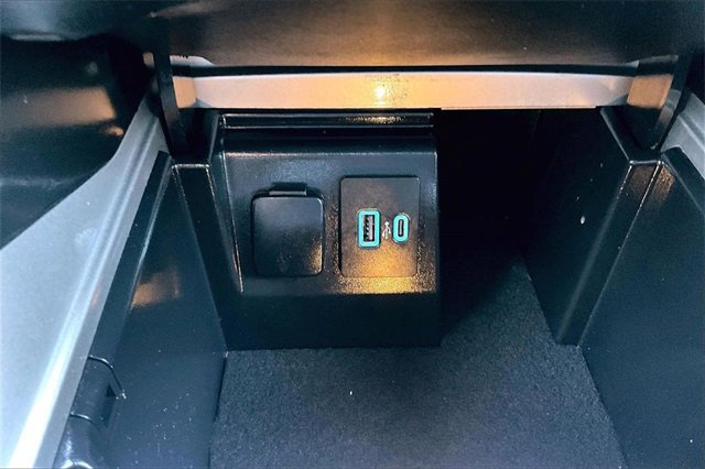 Certified 2024 Ford Explorer XLT image 33