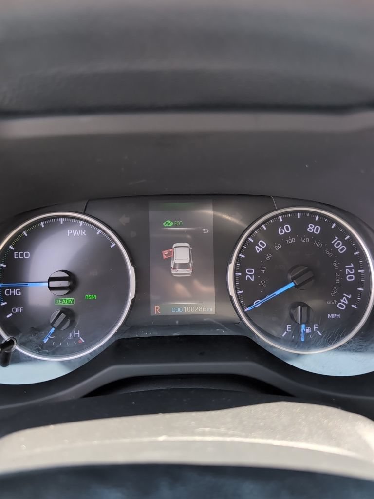 Used 2019 Toyota RAV4 LE w/ Carpet Mat Package AWD/4WD image 14