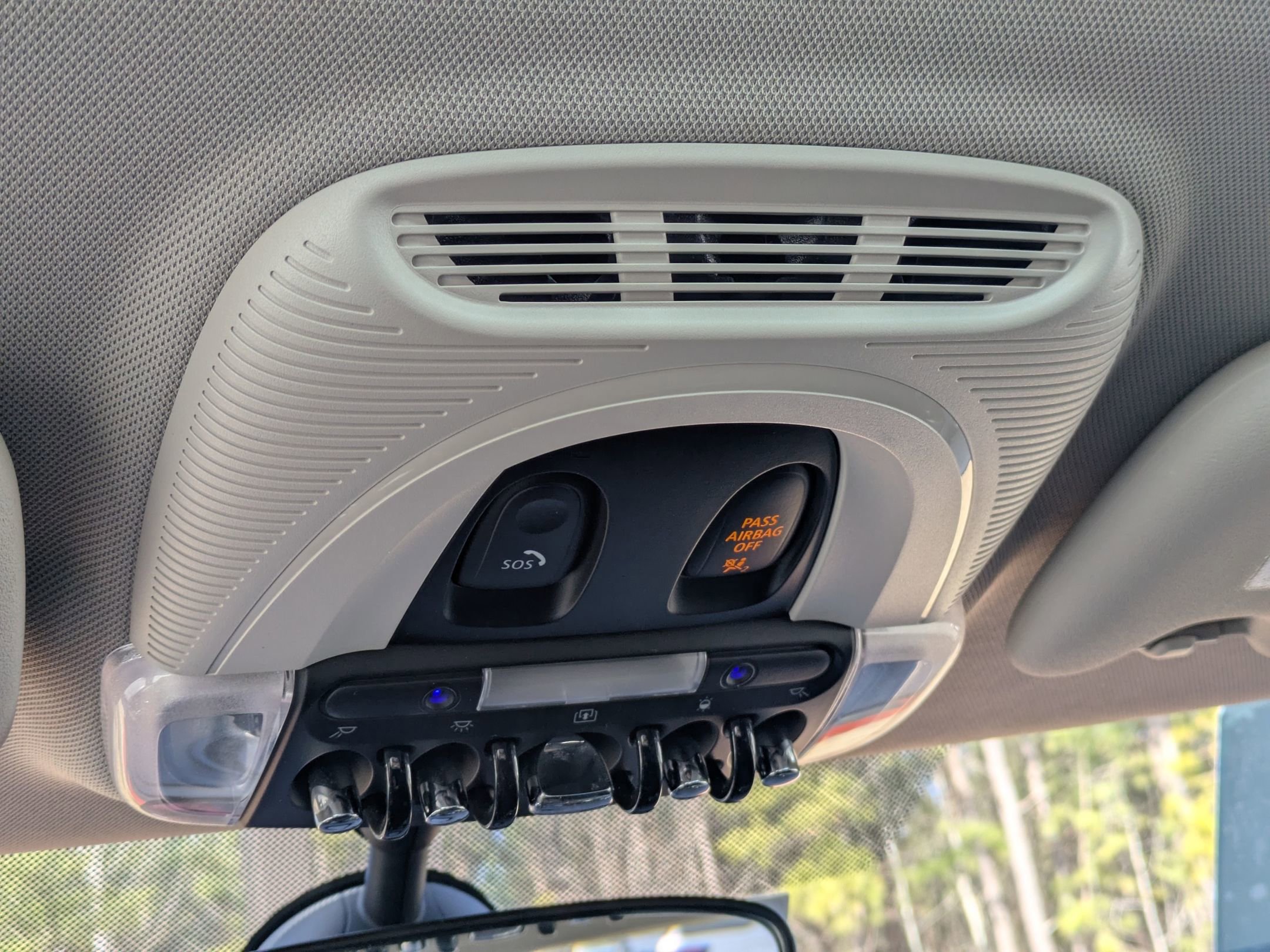 Used 2019 MINI Cooper 2-Door Hardtop image 23