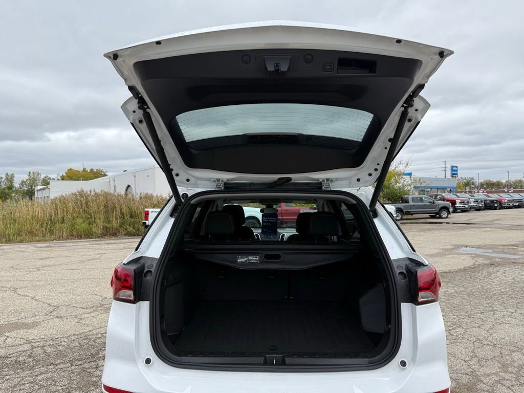 Used 2023 Chevrolet Equinox LT image 24
