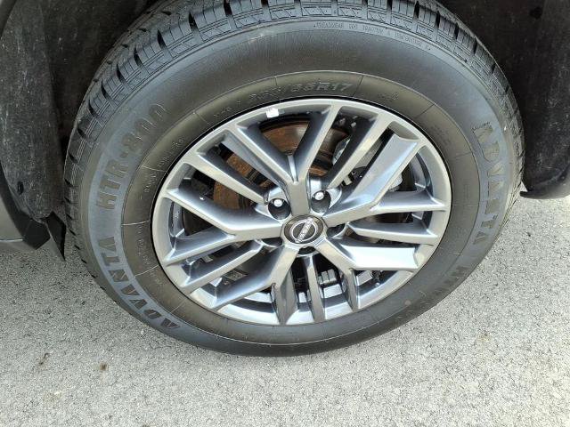 Used 2024 Nissan Rogue S AWD/4WD image 7
