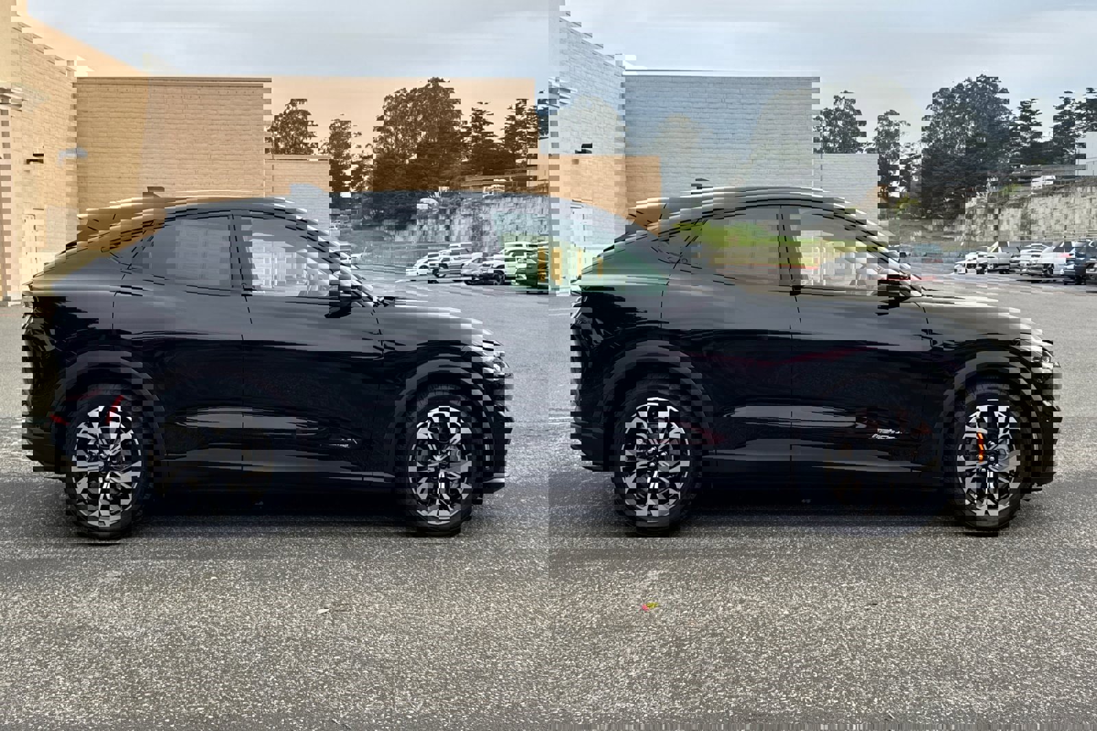 Certified 2024 Ford Mustang Mach-E Select image 3