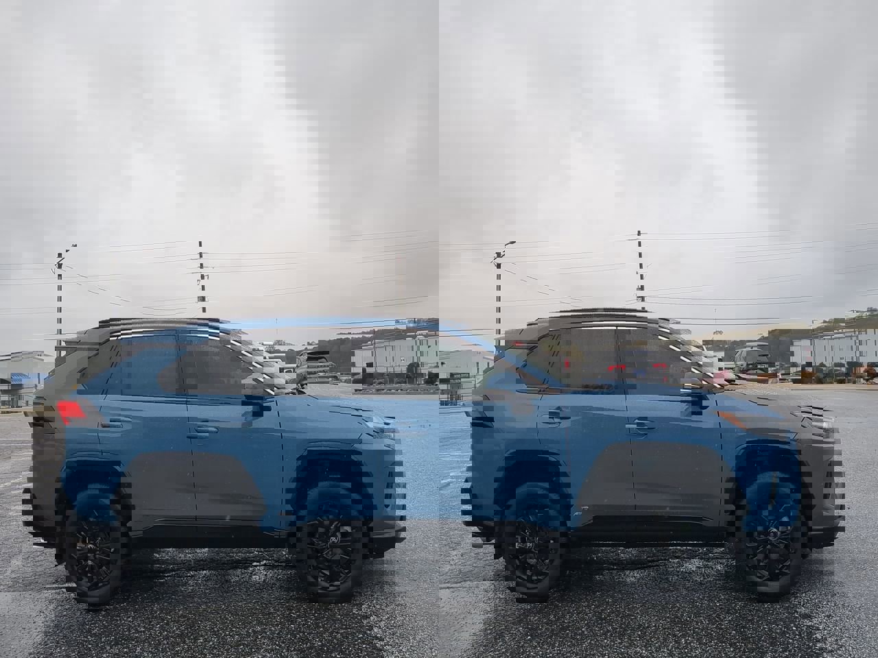 Used 2022 Toyota RAV4 SE w/ Convenience Package image 6