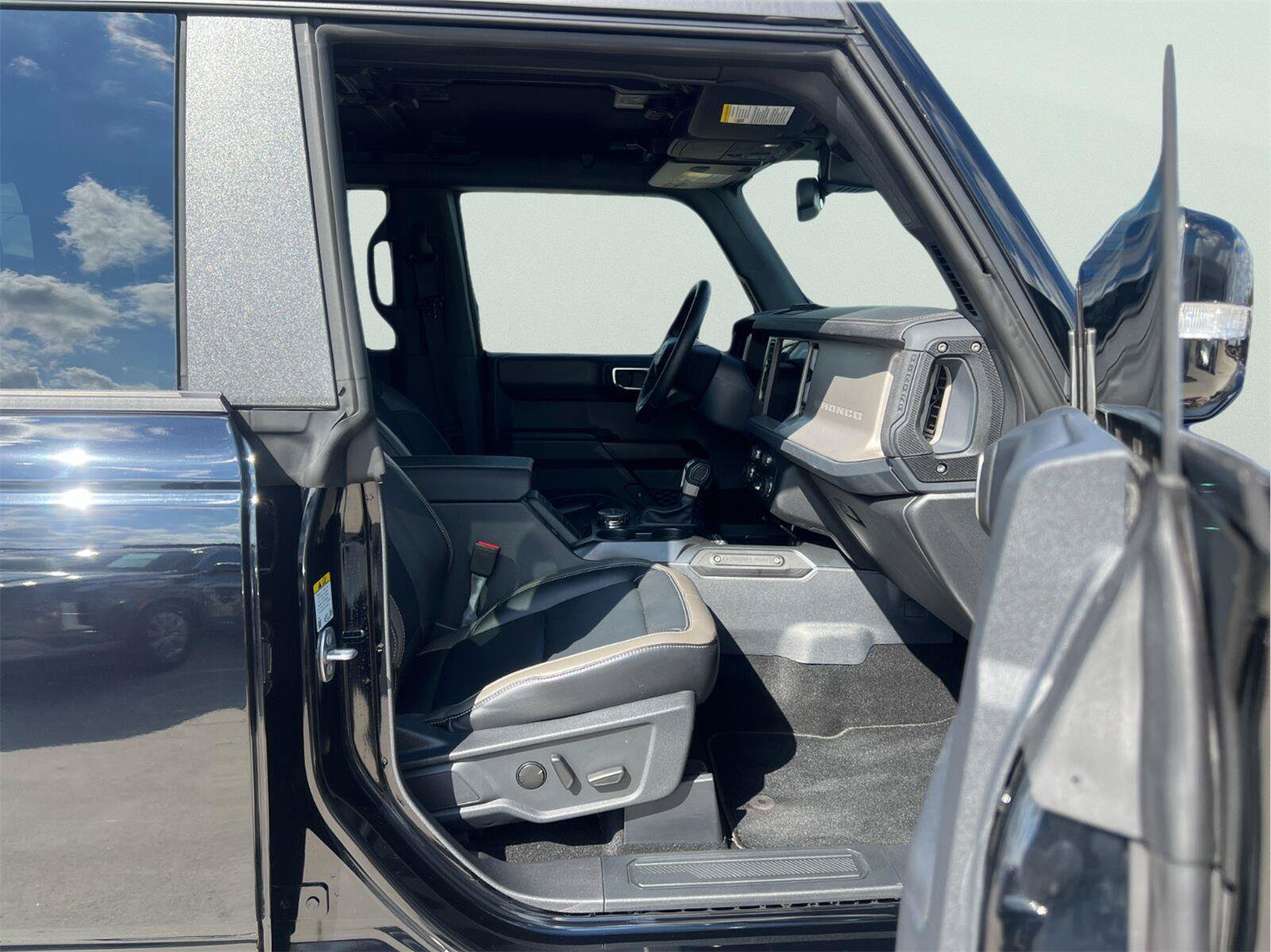Certified 2025 Ford Bronco Outer Banks AWD/4WD image 29