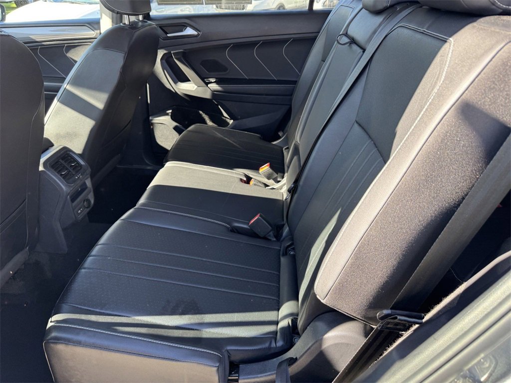 Used 2024 Volkswagen Tiguan SE image 7