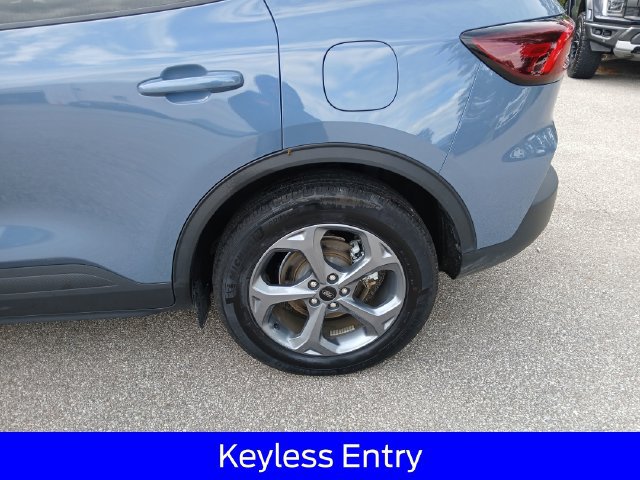Certified 2025 Ford Escape ST-Line Select AWD/4WD image 5