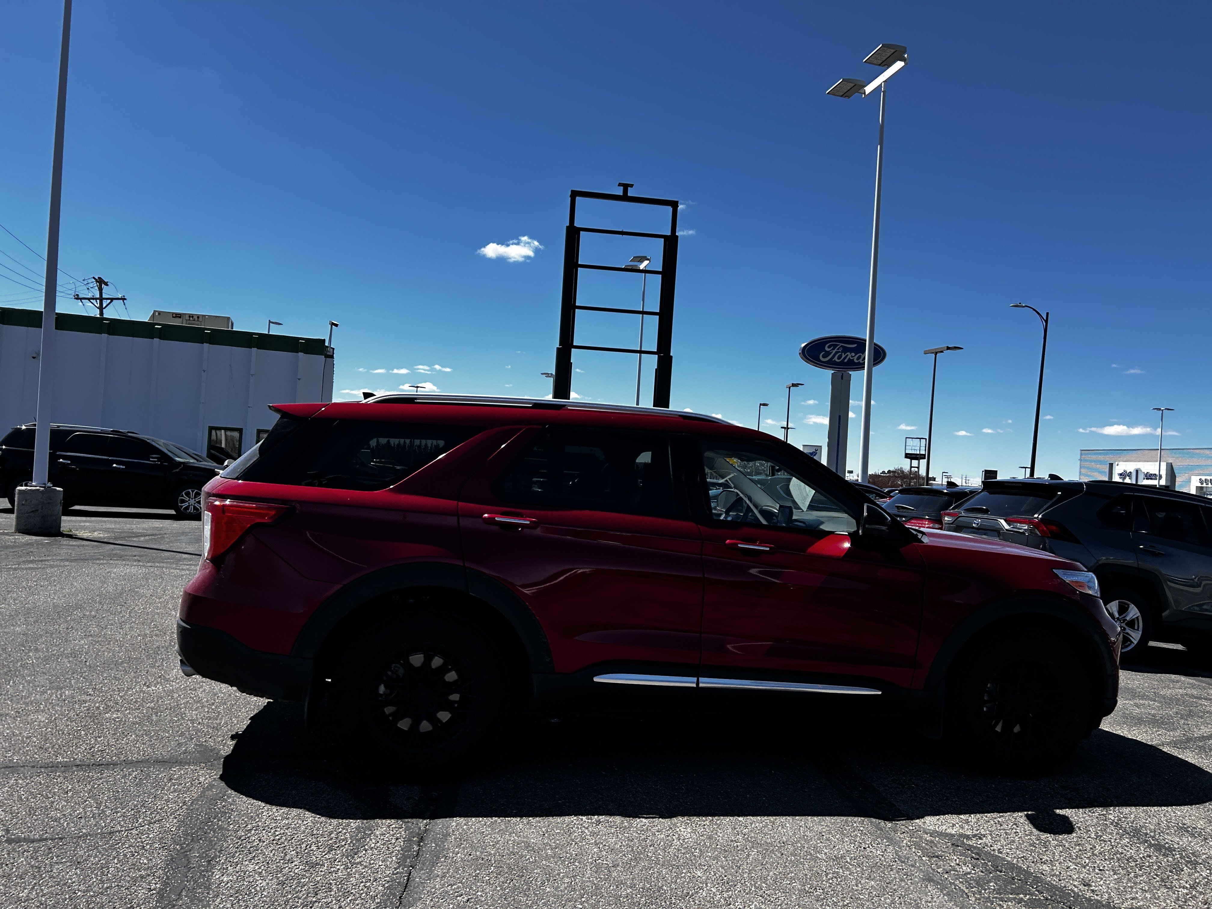 Certified 2022 Ford Explorer Platinum w/ Premium Technology Package AWD/4WD image 6