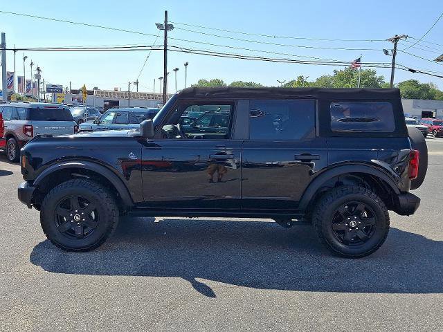 Certified 2022 Ford Bronco Black Diamond image 2