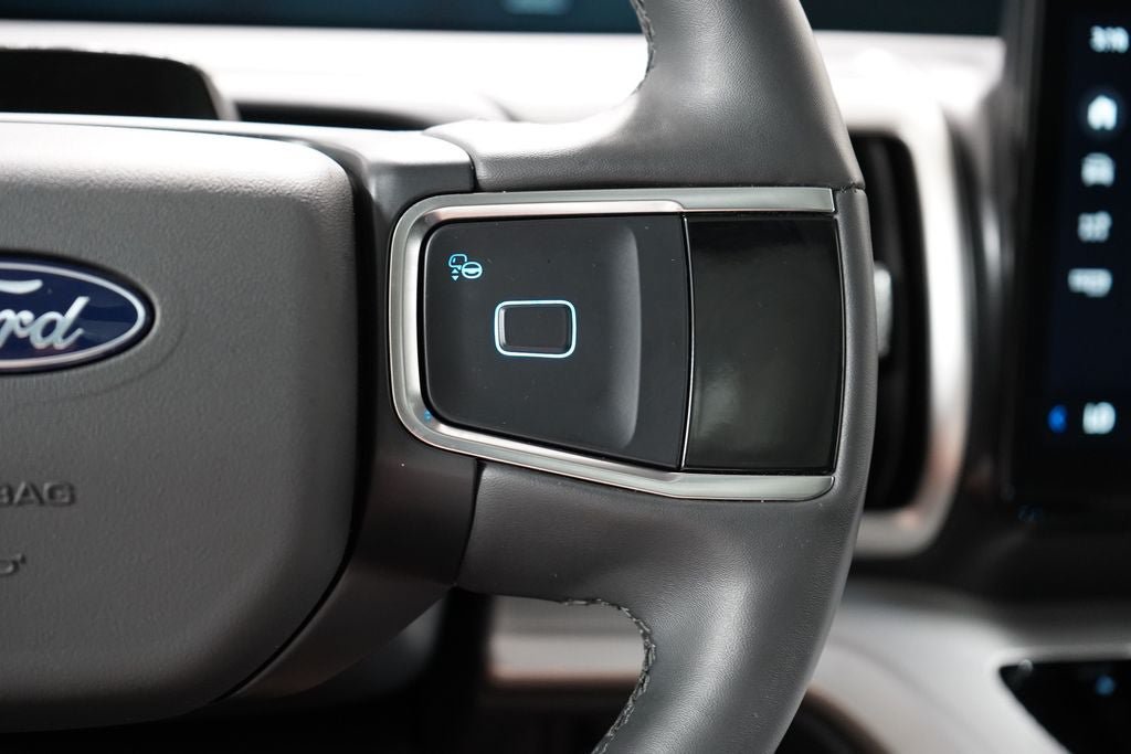 Certified 2025 Ford Expedition Active AWD/4WD image 37