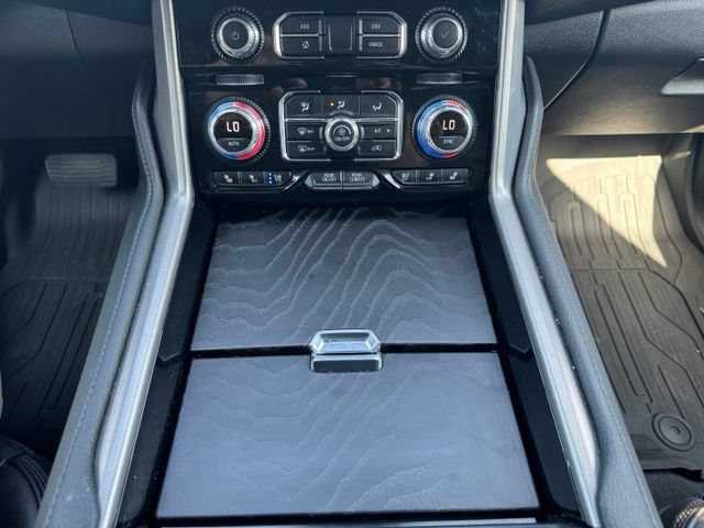 Used 2024 GMC Yukon XL Denali AWD/4WD image 29