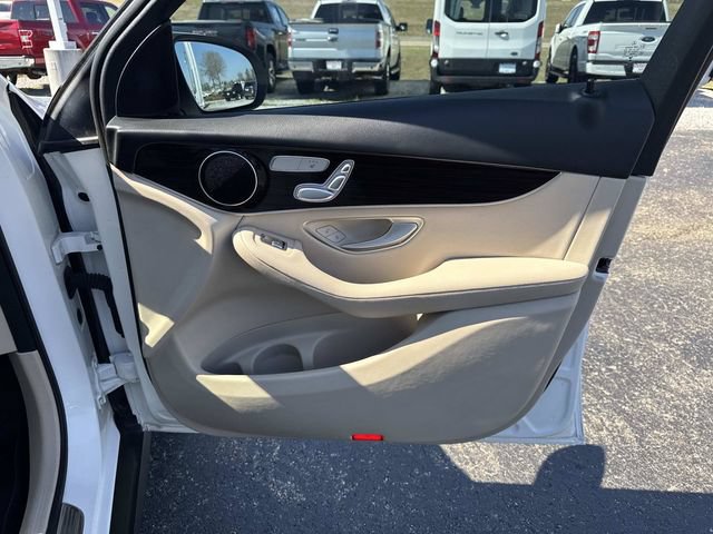 Used 2022 Mercedes-Benz GLC 300 image 13