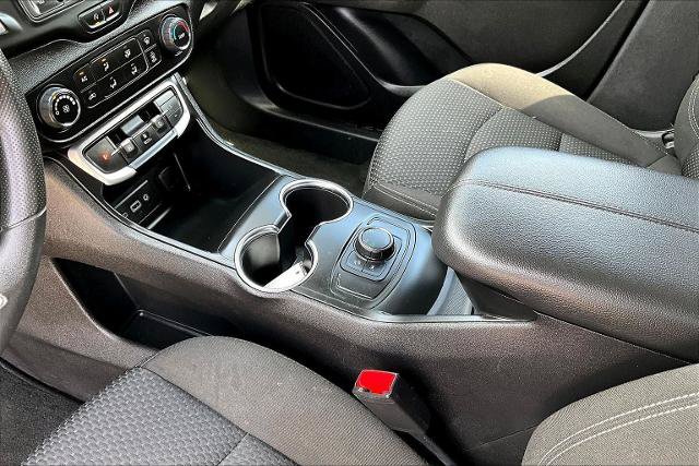 Used 2024 GMC Terrain SLE AWD/4WD image 15